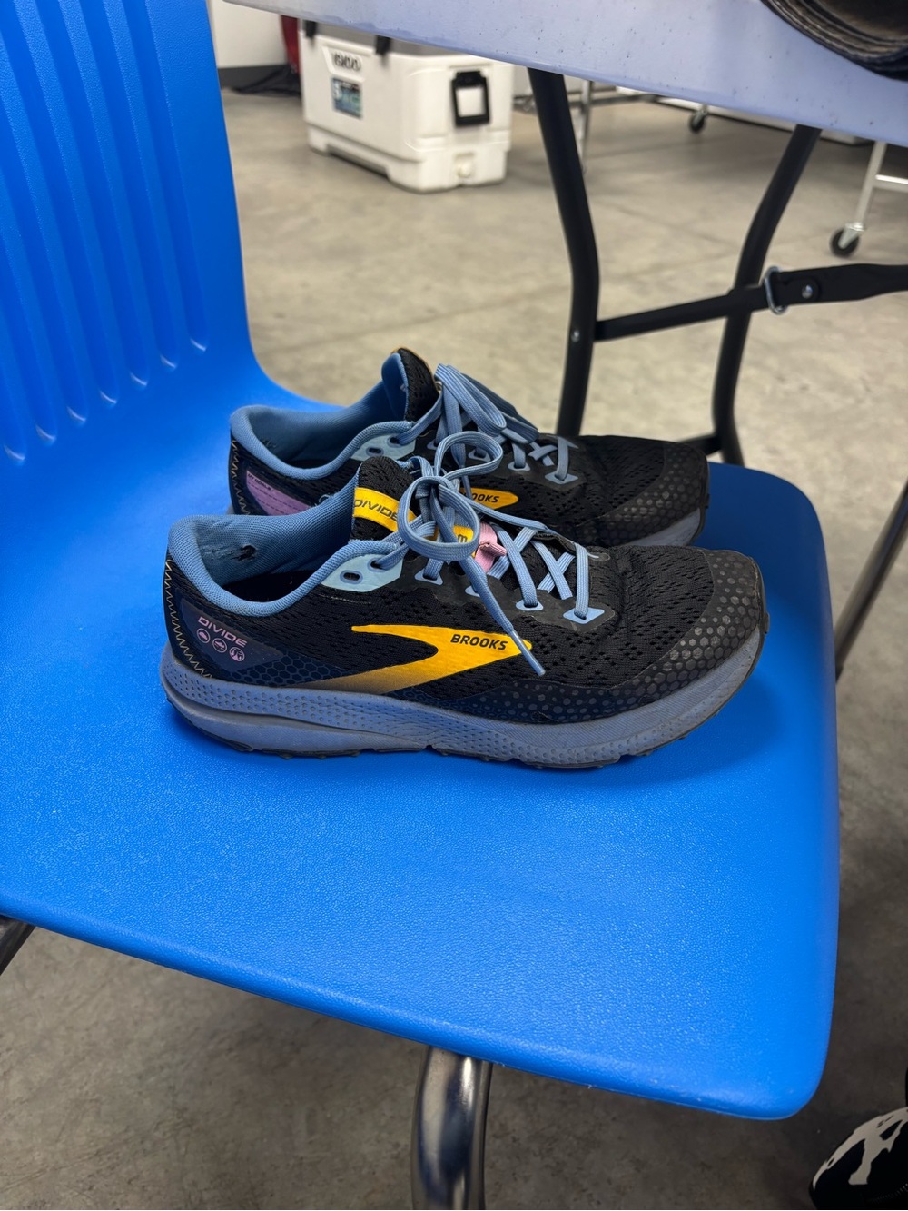 Brooks Glycerin 16 black, blue, pink & yellow shoes. no shoe inserts.